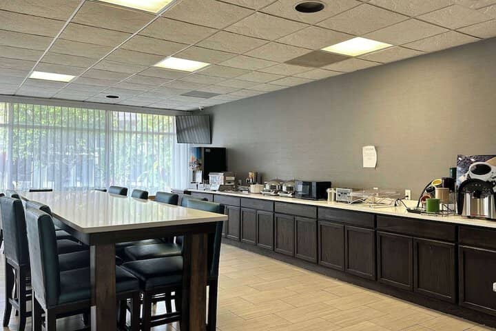 Breakfast area